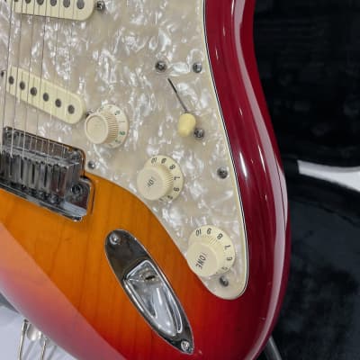 Fender American Deluxe Stratocaster Ash with Maple Fretboard 2004 - 2010 - Aged Cherry Burst image 6