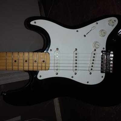 1992 Fender Stratocaster Mik Squier Series image 2