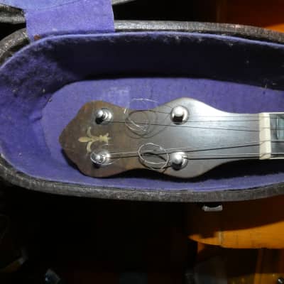 Regal 4-string Banjo 1920s - Perloid image 8