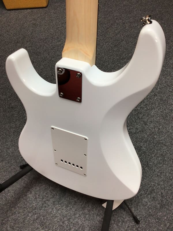 Yamaha Pacifica PAC012 White electric guitar | Reverb
