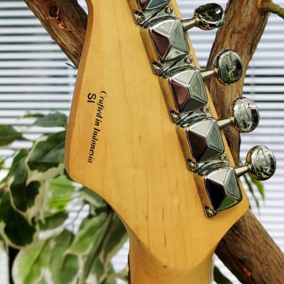 Squier Tom DeLonge Inspired Bullet Stratocaster - Ice Blue image 10