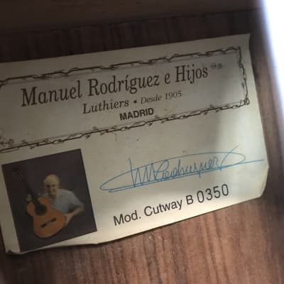 Manuel Rodriguez Model B Cutaway classical guitar made in Madrid in very good condition with beautiful vintage hard case made in Canada image 8