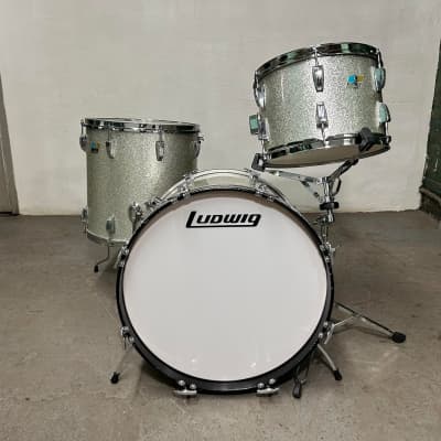 Ludwig 1970's "Super Beat" Silver Sparkle Drum Set 20/13/16 MADE IN USA 1970's - Silver Sparkle image 1
