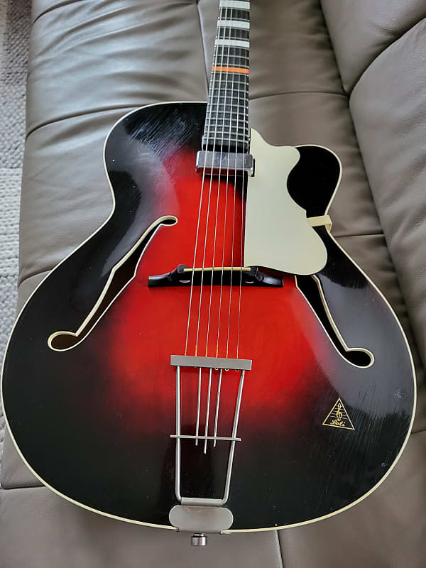 Alte Gitarre Guitar Helmut Hanika  Archtop  1950-1960 Mit Tonabnehmer 
Made in Germany image 1