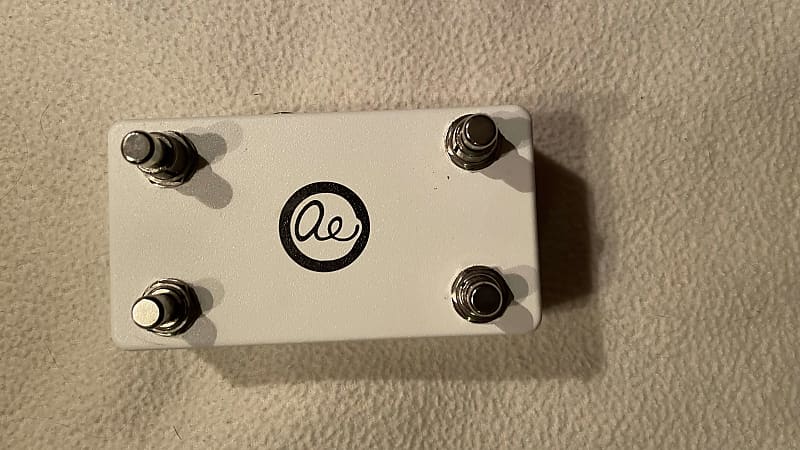 Analog Endeavors AUX4RP - RED PANDA CONTROLLER 2019 - white image 1