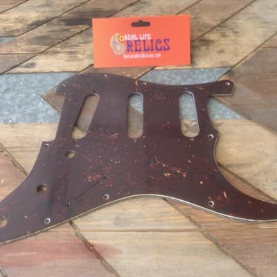 Real Life Relics Fender® Aged Brown Tortoise Shell Stratocaster® Pickguard 3 Ply 11 Hole SSS 0992142000   [PGAC2]