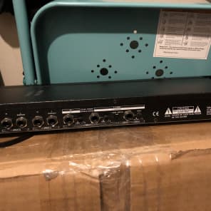 Fostex DE-10 24-bit dual multi effects processor 4 in 4 out