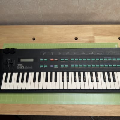 Yamaha DX100 Programmable Algorithm Synthesizer 1985 - Black