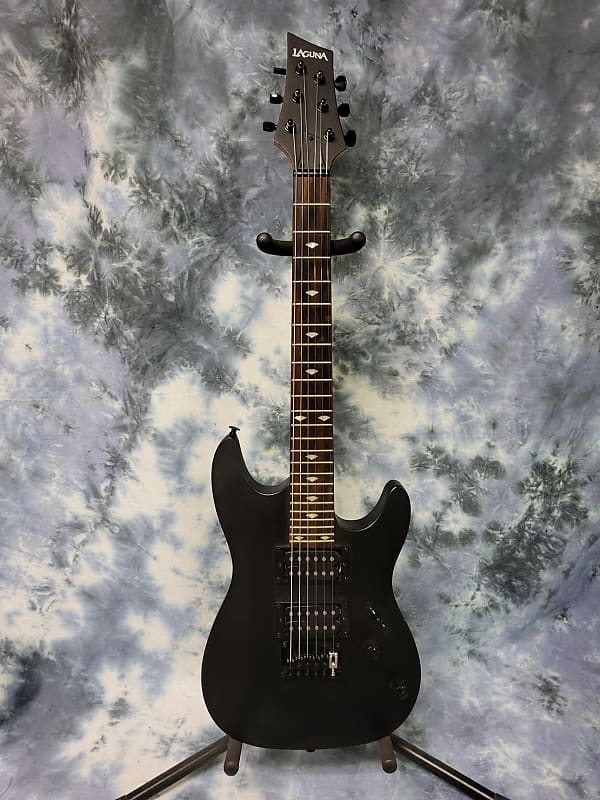 2014 Laguan LE50 Black Short Scale 3/4 Electric Guitar Pro Setup New Strings Gigbag image 1