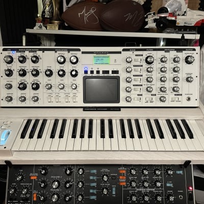 Moog Minimoog Voyager- The Final Voyage Edition 44-Key Monophonic Synthesizer 2002 - 2015 - White Cabinet