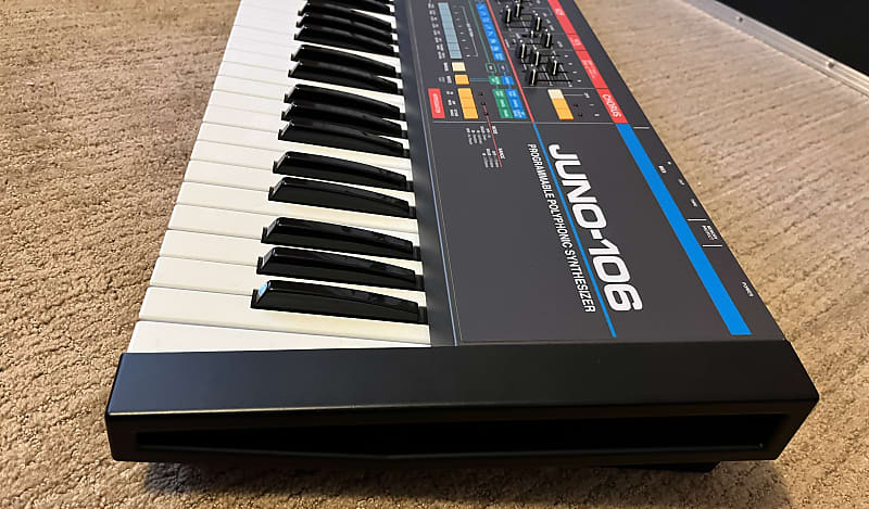 Roland JUNO-106 プログラマブルシンセサイザー The Mighty Roland Juno-106 Synthesizer - YouTube