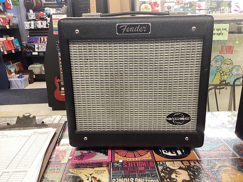 Kustom Sienna16 ProAcoustic guitar/Mic Amp Reverb