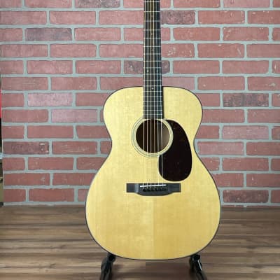 Martin 000-18 Acoustic Guitar image 1