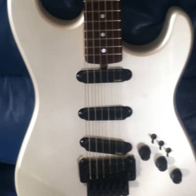 Fingerbone Stratocaster copy 1980 - pearlwhite image 5