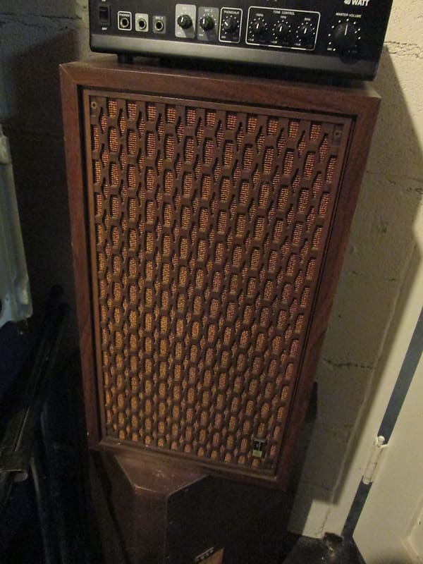 FISHER &quot;the fisher&quot; Stereo Speakers USA. 8ohm LOCAL PICKUP ONLY  			