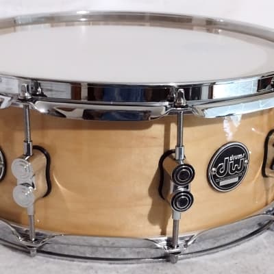 DW  PERFORMANCE Snare Drum 14" 10 lugs natural maple lacquer image 4