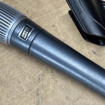 Shure Beta 57 (VINTAGE) transformerless dynamic microphone