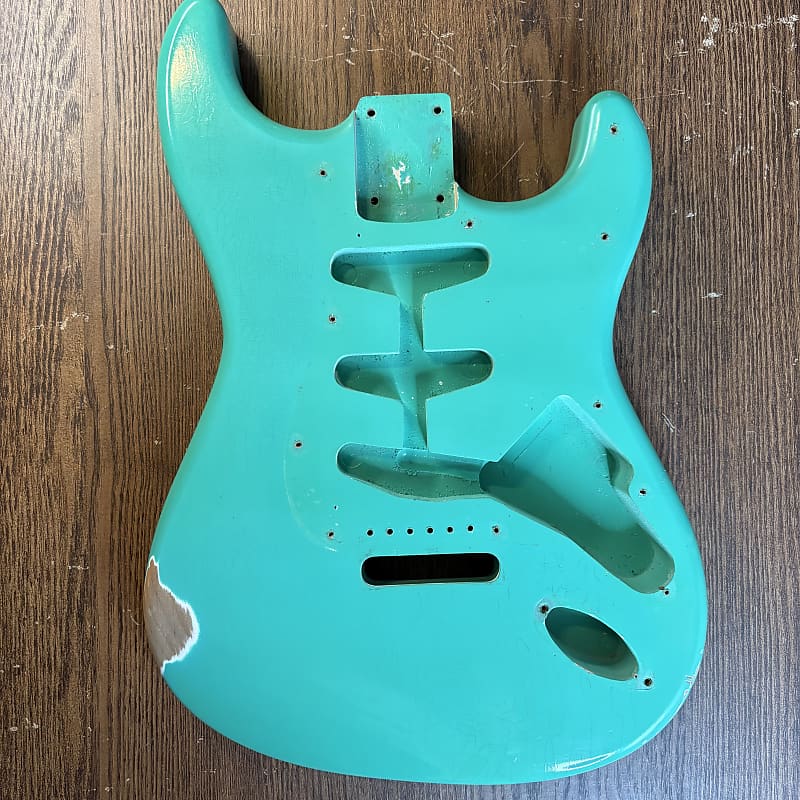 USA Hand-Built '62 Vintage Spec Stratocaster Body in Aged Seafoam
