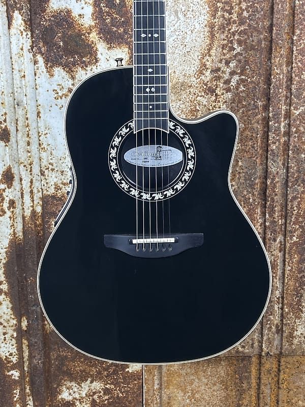 Ovation 1867 Legend Black W/HSC (Used)