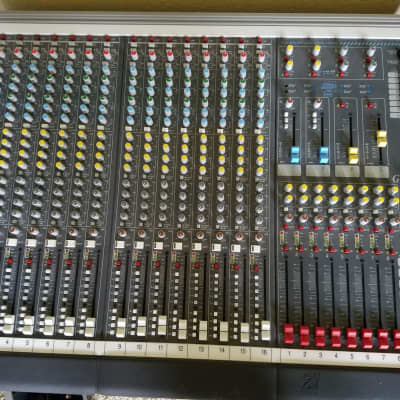 Allen & Heath GL3300-816 8-Group 16-Channel Mixing Console