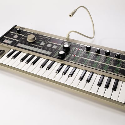 Korg MicroKorg Analogue Modelling Synth w/ Vocoder image 2