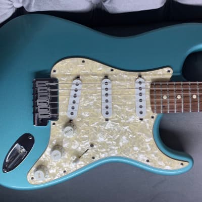 Rare Mint 1997 USA Hot Rodded Fender Roadhouse Stratocaster with Custom Shop Texas Specials, Shallers, VIDEO! image 4