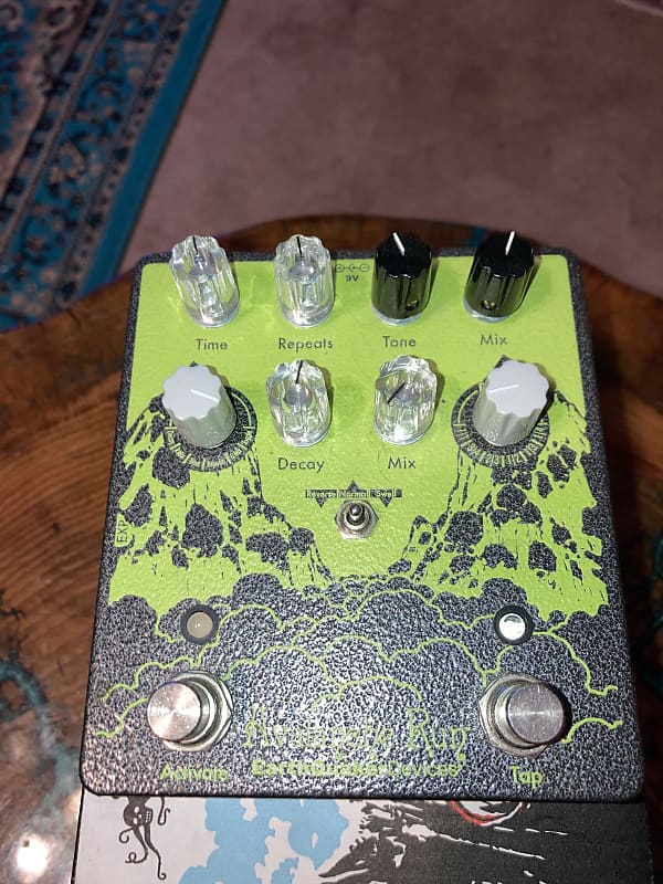 EarthQuaker Devices Avalanche Run Stereo Reverb & Delay with Tap Tempo V2 Limited Edition