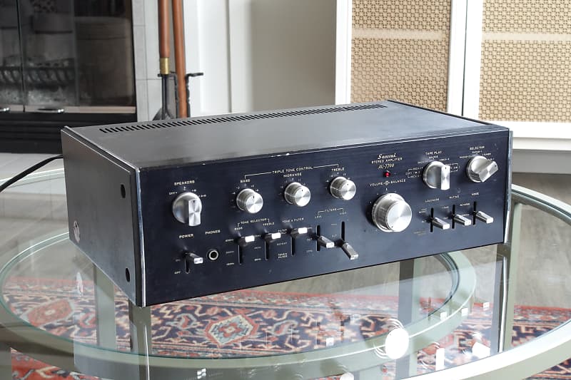 Sansui AU-7700 ステレオアンプ 本体 SANSUI AU-7700の仕様 サンスイ