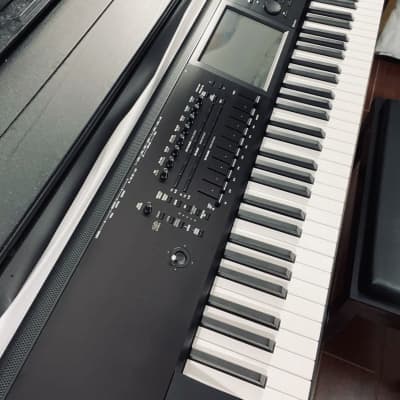 Korg KRONOS 2 88-Key Digital Synthesizer Workstation Used in mint condition