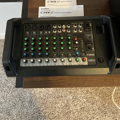 Yamaha EMX212S 12-input, 200W/channel Powered Mixer with SPX Yamaha EMX212S 12-input, 200W/channel Powered Mixer with SPX