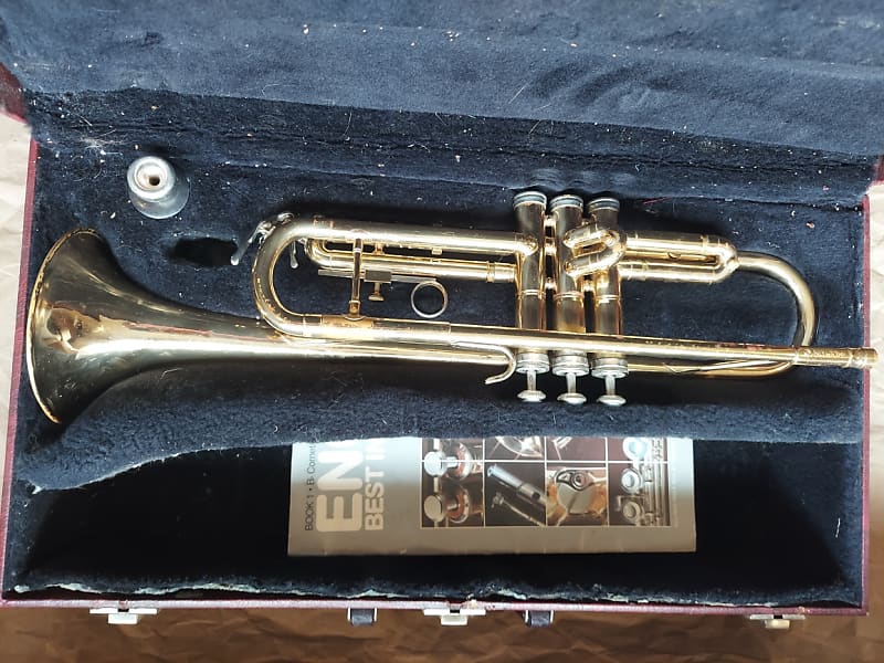Holton Collegiate T602 Trumpet, USA, Lacquered Brass, with case/mouthpiece image 1