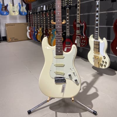 Schecter R66 Custom Shop Traditional Saint Louis 2022 - Aged White image 1