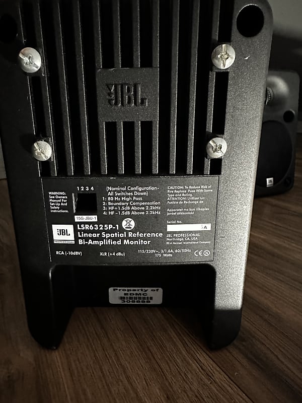 JBL LSR6325P-1 Compact Powered 5.25 2-Way Studio Monitor (Single)