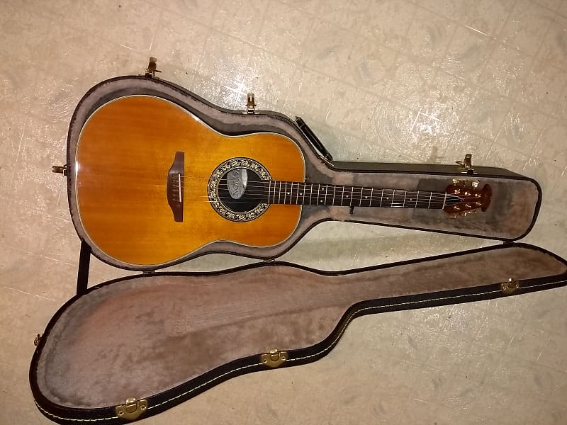 Vintage US made Ovation 1121-4 Balladeer Artist acoustic guitar