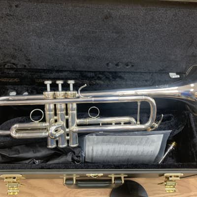 Yamaha YTR-8335RGS Xeno Bb Trumpet w/ Reversed Lead Pipe