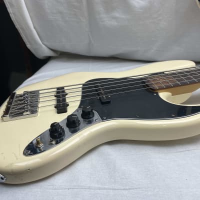 Fender Deluxe Active Jazz Bass V 5-string J-Bass 2020 - Olympic White / Pau Ferro fingerboard image 7