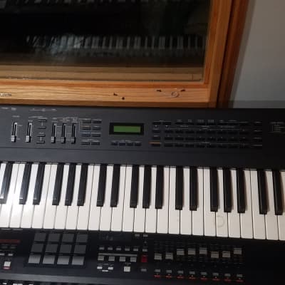 Roland JV-30 16 Part Multi Timbral Synthesizer