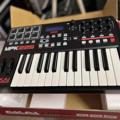 Master Keyboard Akai Mpk 225