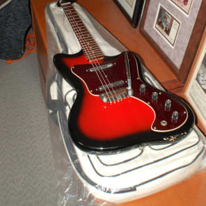 Video Demo Silvertone by Danelectro Hornet  Guitar Model 1450 Pro Setup New Silvertone Gigbag 1967 R image 11