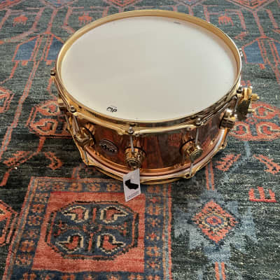 DW DRVN6514SPG 6.5X14 inch Brass Polished Snare Drum image 2