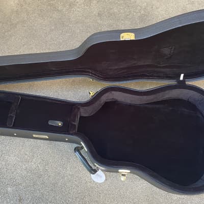 Fender Dreadnought Paramount Acoustic Guitar Case - Black image 3