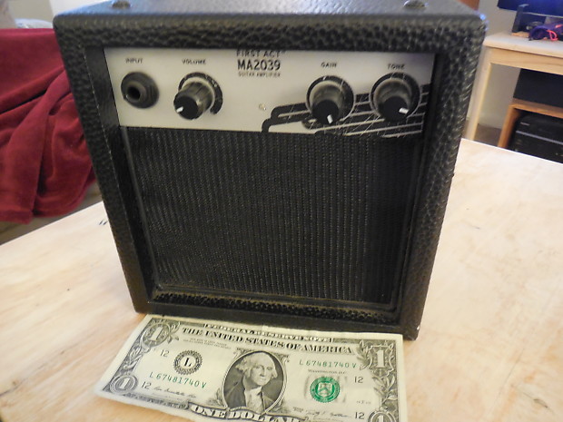 First Act MA2039 Practice Amp Black 9V powered FREE ship