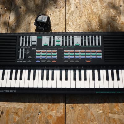 Yamaha PSS-570 instant 80s sound beat box / fm synth 1985