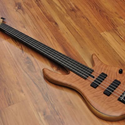 Fodera Monarch Doctorbass Edition 2023 Fretless 5 string (lined) image 4