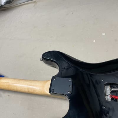 Peavey Predator HSS S-style Guitar - DiMarzio pickups / locking tuners - Black / Maple Neck image 19