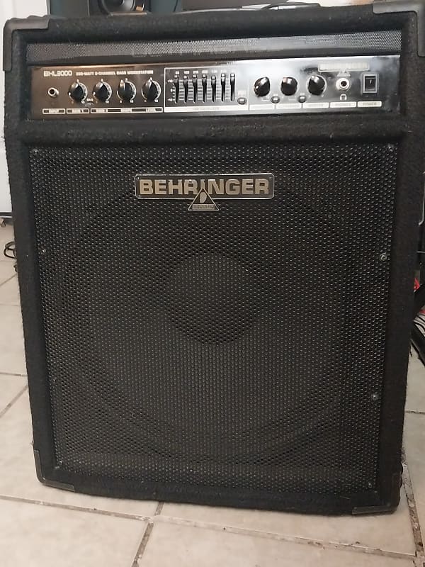 BEHRINGER ULTRABASS BXL3000 ベースアンプ Ultra-Lightweight 300-Watt 2-Channel Bass Amplifier Head with FBQ