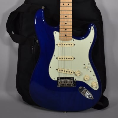 2019 Fender Deluxe Stratocaster Sapphire Blue Finish Electric Guitar w/Bag image 1
