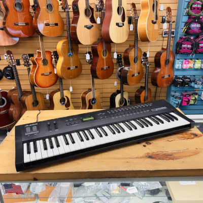 Alesis QS6 Digital Synthesizer