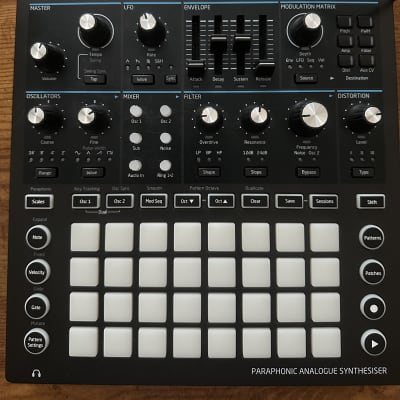 Novation Circuit Mono Station Paraphonic Synthesizer