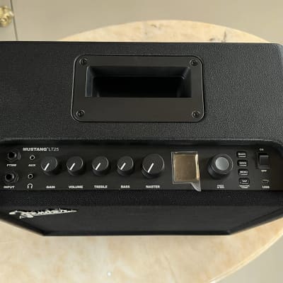 FENDER Mustang LT25 image 2